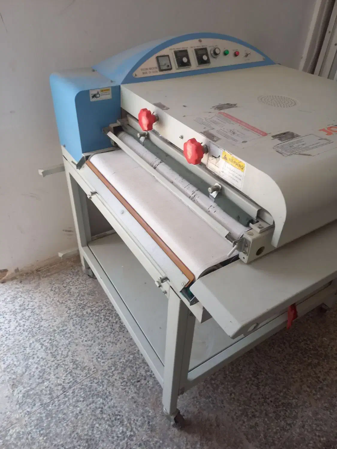 دستگاه فیوزین مخصوص لایی چسبوندن درکارگاه خیاطی|چرخ خیاطی و ریسندگی|شاهنجرین, |دیوار