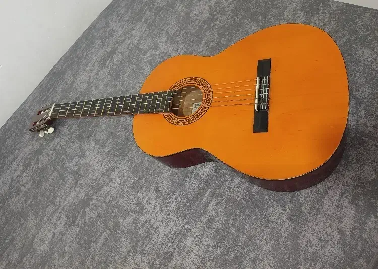 گیتار گیتار Prince ساخت اندونزی|گیتار، بیس، امپلیفایر|نیشابور, هفده شهریور|دیوار