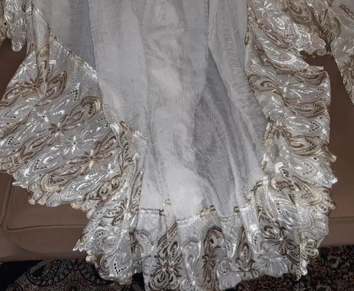 سه تا پرده والان وپنج تا بقچه گلدوزی شده وکیسه نان|پرده، رانر، رومیزی|تهران, خاک سفید|دیوار