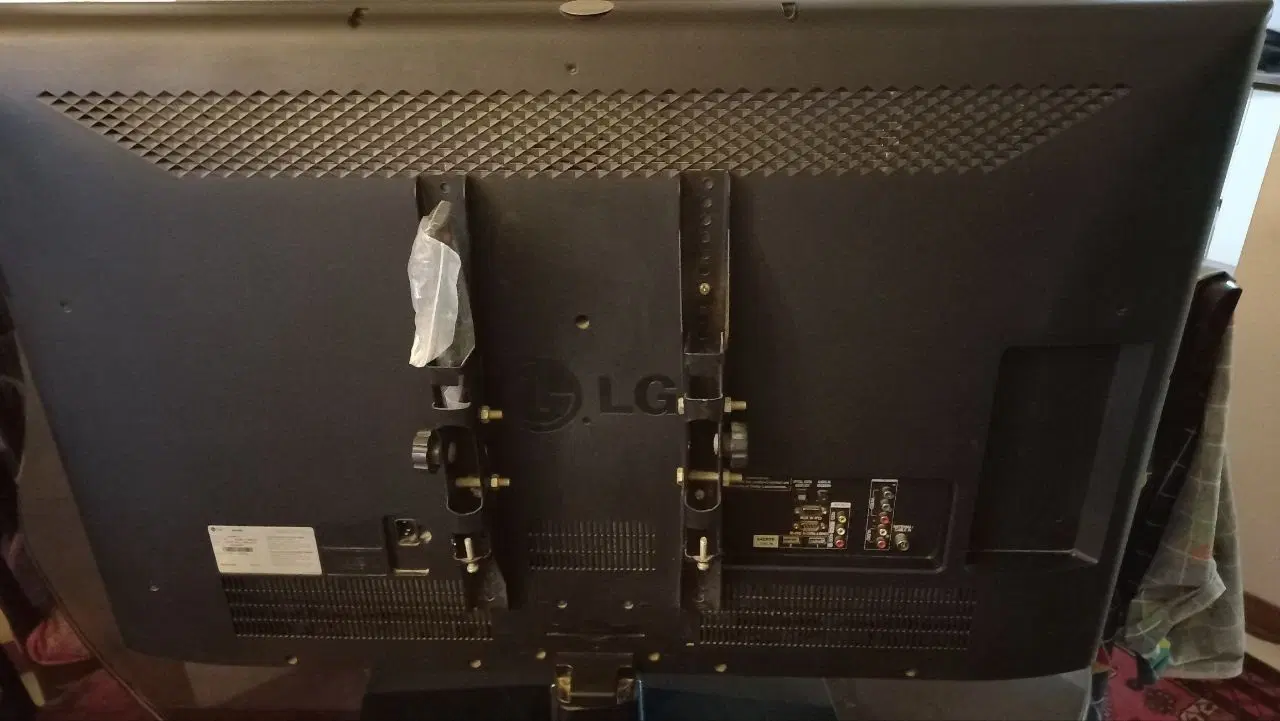 LCD ۴۲ LG|تلویزیون و پروژکتور|کرج, اکبرآباد|دیوار