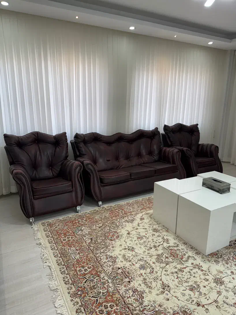مبل تمام چرم ترک|مبلمان خانگی و میز عسلی|فولادشهر, مسکن مهر فولادشهر|دیوار