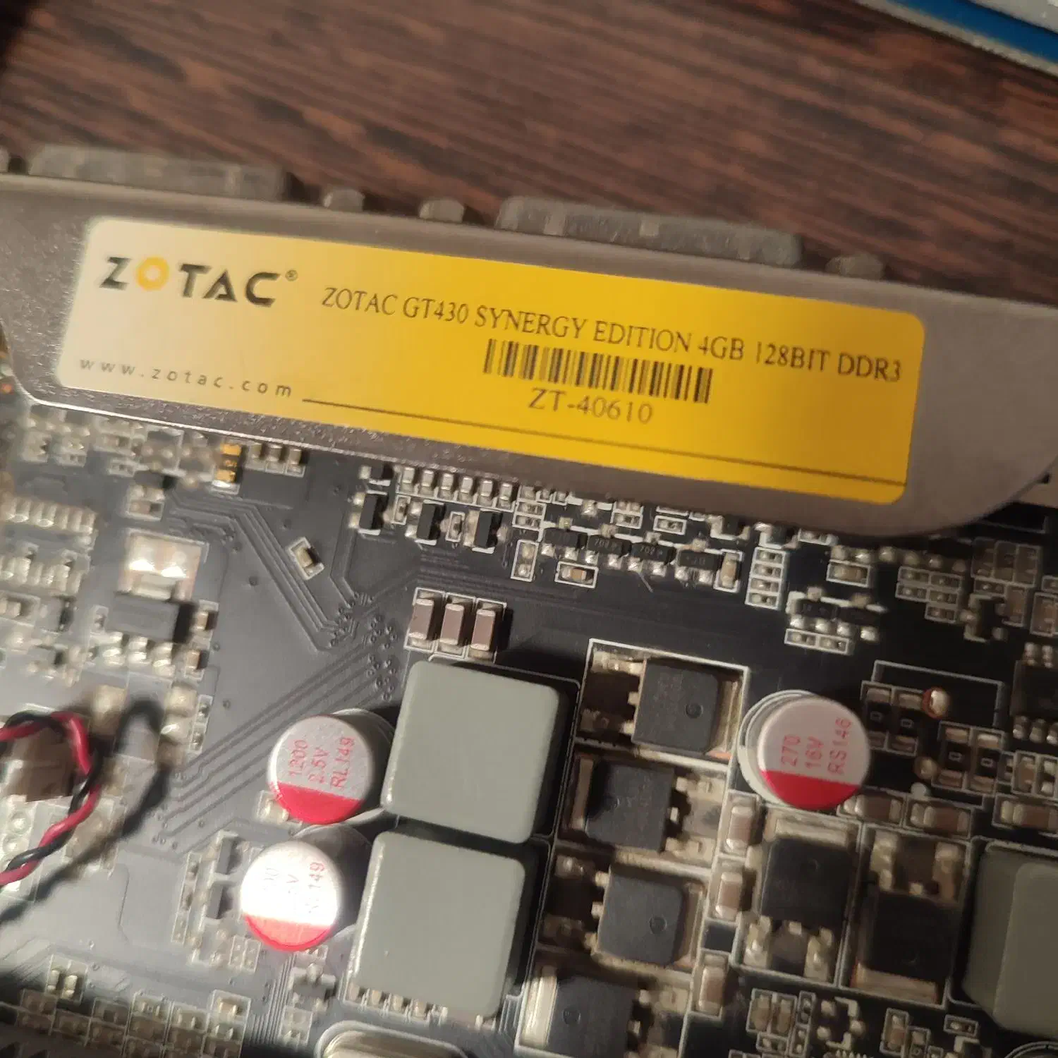 هشت تا گرافیک با هم چهار گیگ دو گیگ و ...|قطعات و لوازم جانبی رایانه|مشهد, شهرآرا|دیوار