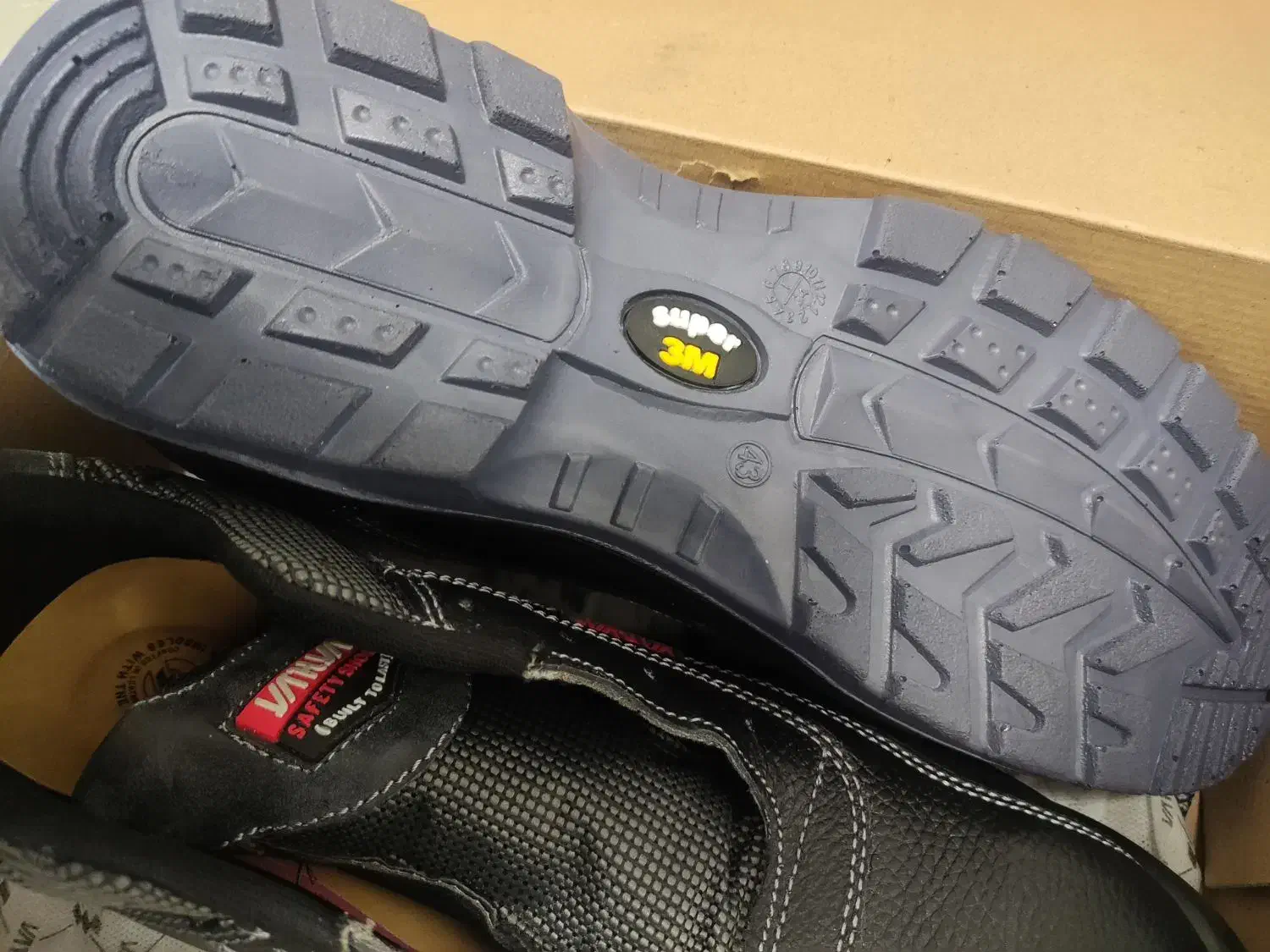 کفش ایمنی مرغوب سایز ۴۳|کیف، کفش، کمربند|سبزوار, طبرسی (جعفرآباد)|دیوار