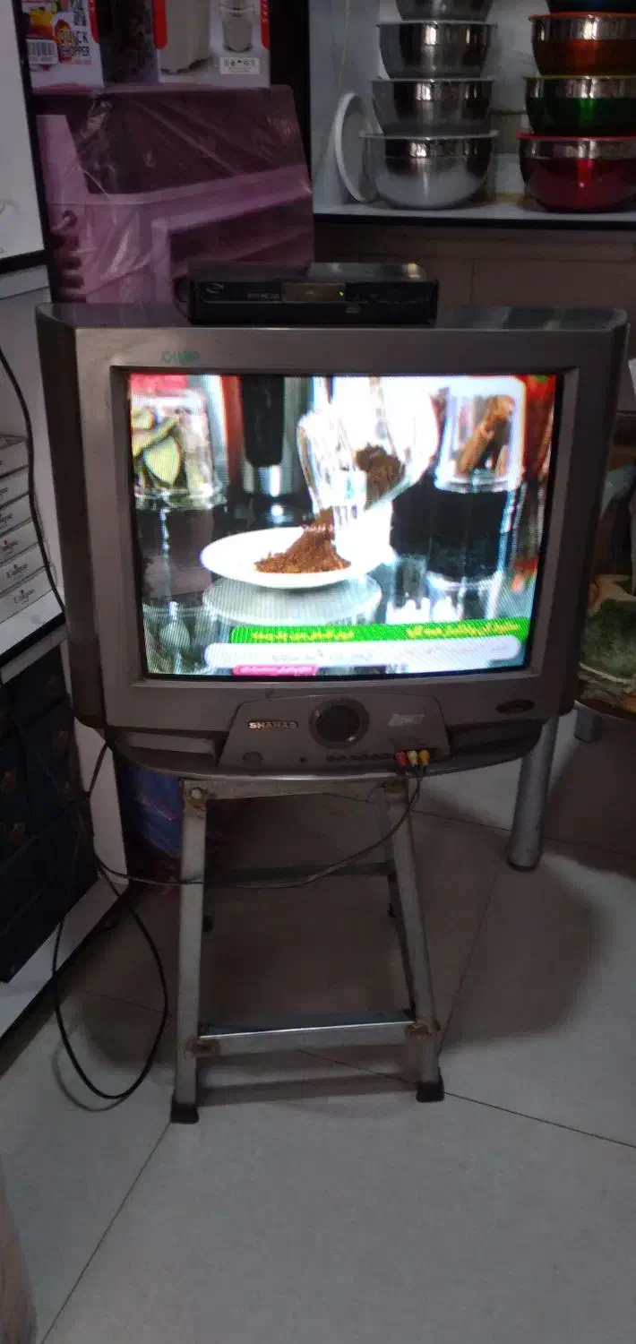 تلویزیون شهاب ودیجیتال با کنترل|تلویزیون و پروژکتور|قم, علی آباد سعدگان|دیوار