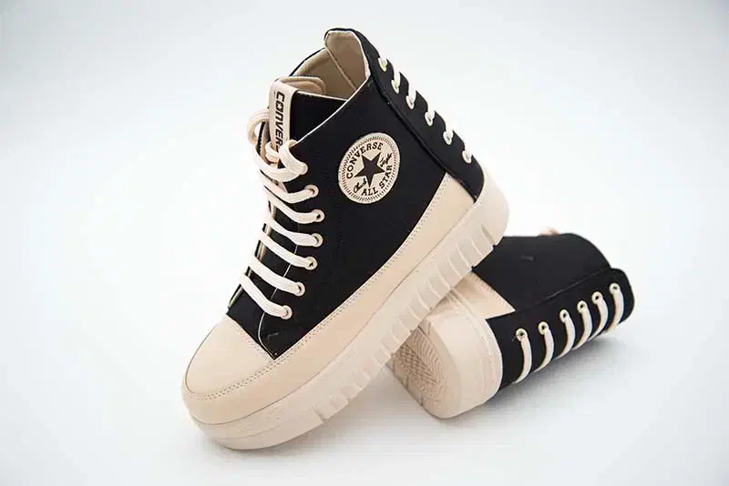 کفش اسپرت|کیف، کفش، کمربند|نیشابور, بنیاد شهید|دیوار