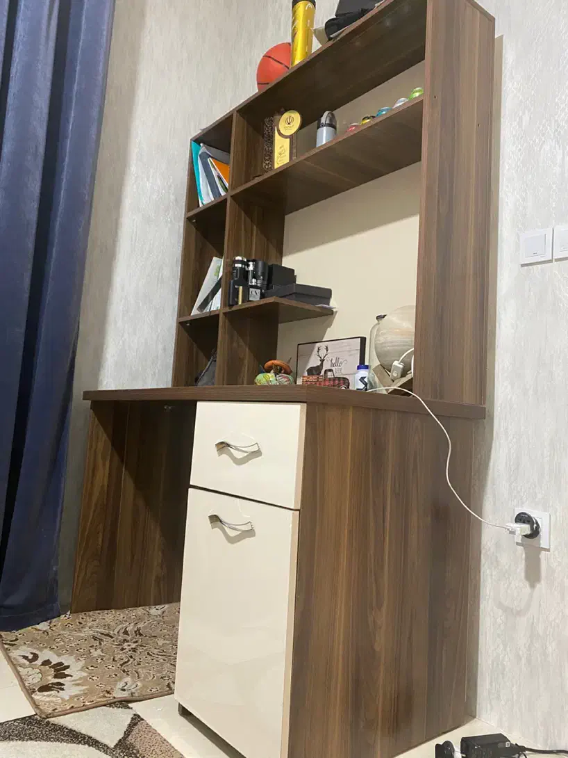 میزتحریر و کتابخانه شیک ترتمیز|میز تحریر و کامپیوتر|مرند, |دیوار