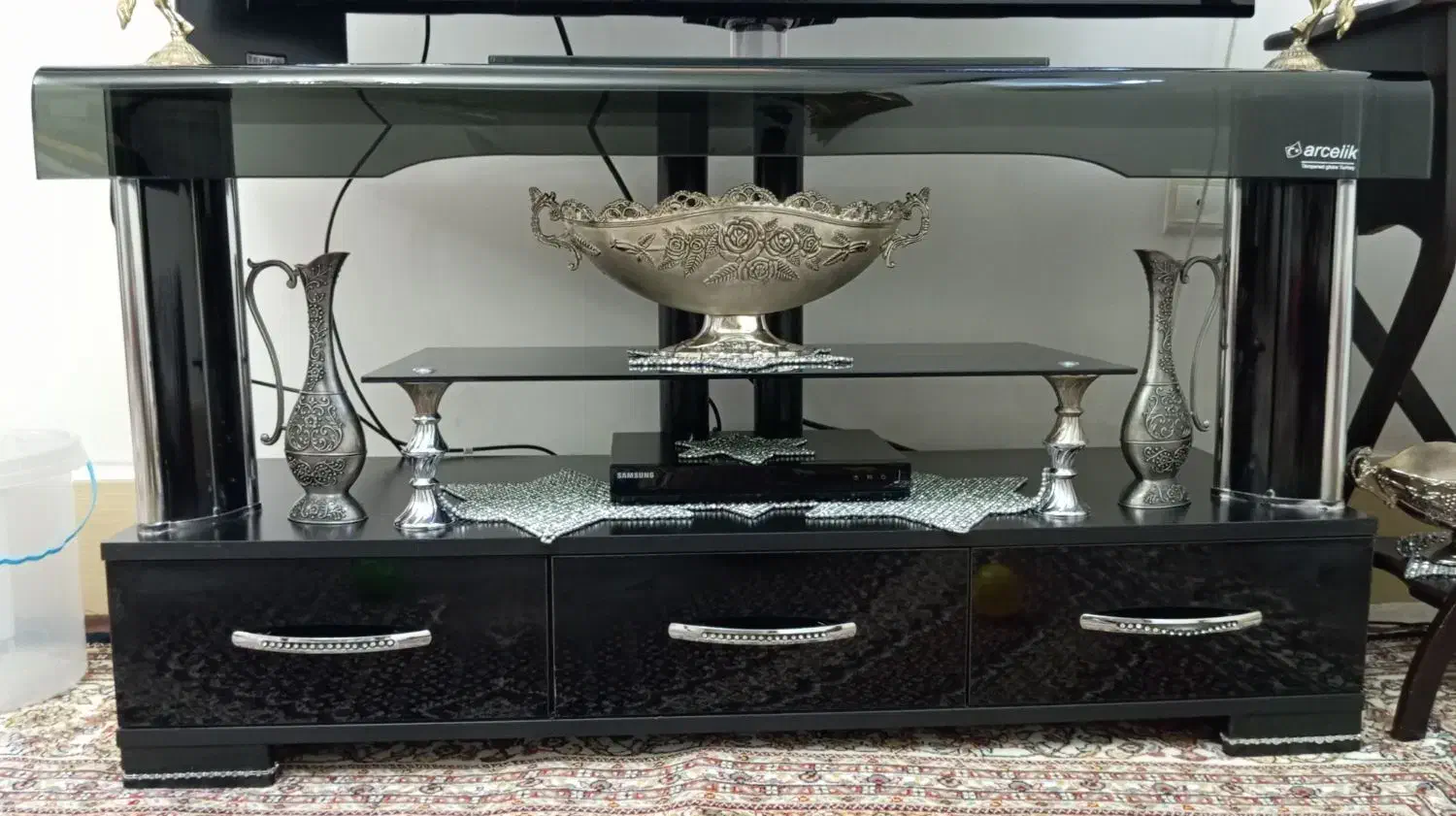 میز تلویزیون|میز تلویزیون|میانه, |دیوار