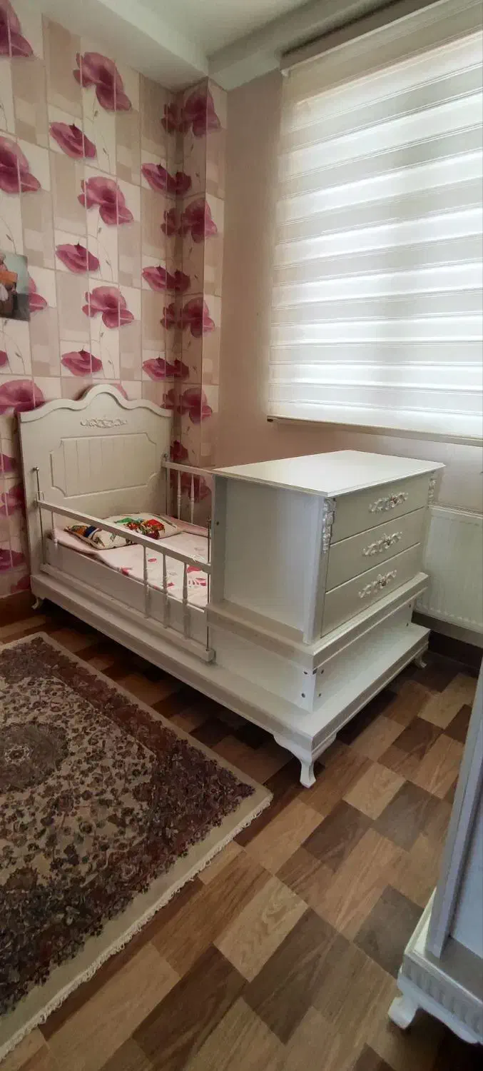 تخت کشودار کمد دودروویترین دار|تخت و سرویس خواب|اردبیل, |دیوار