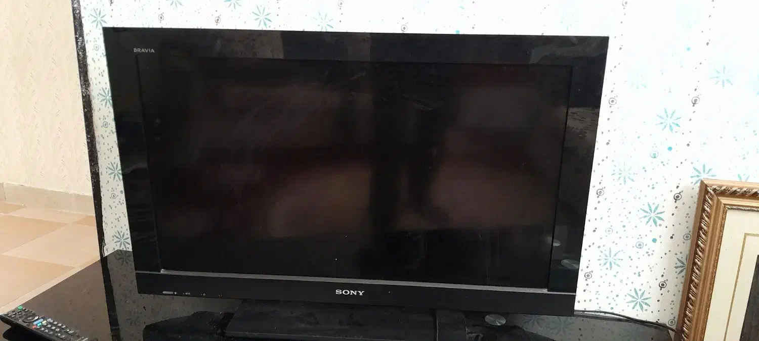 تلوزیون ۳۲ سونی بدون دیجیتال سرخود|تلویزیون و پروژکتور|کاشمر, |دیوار