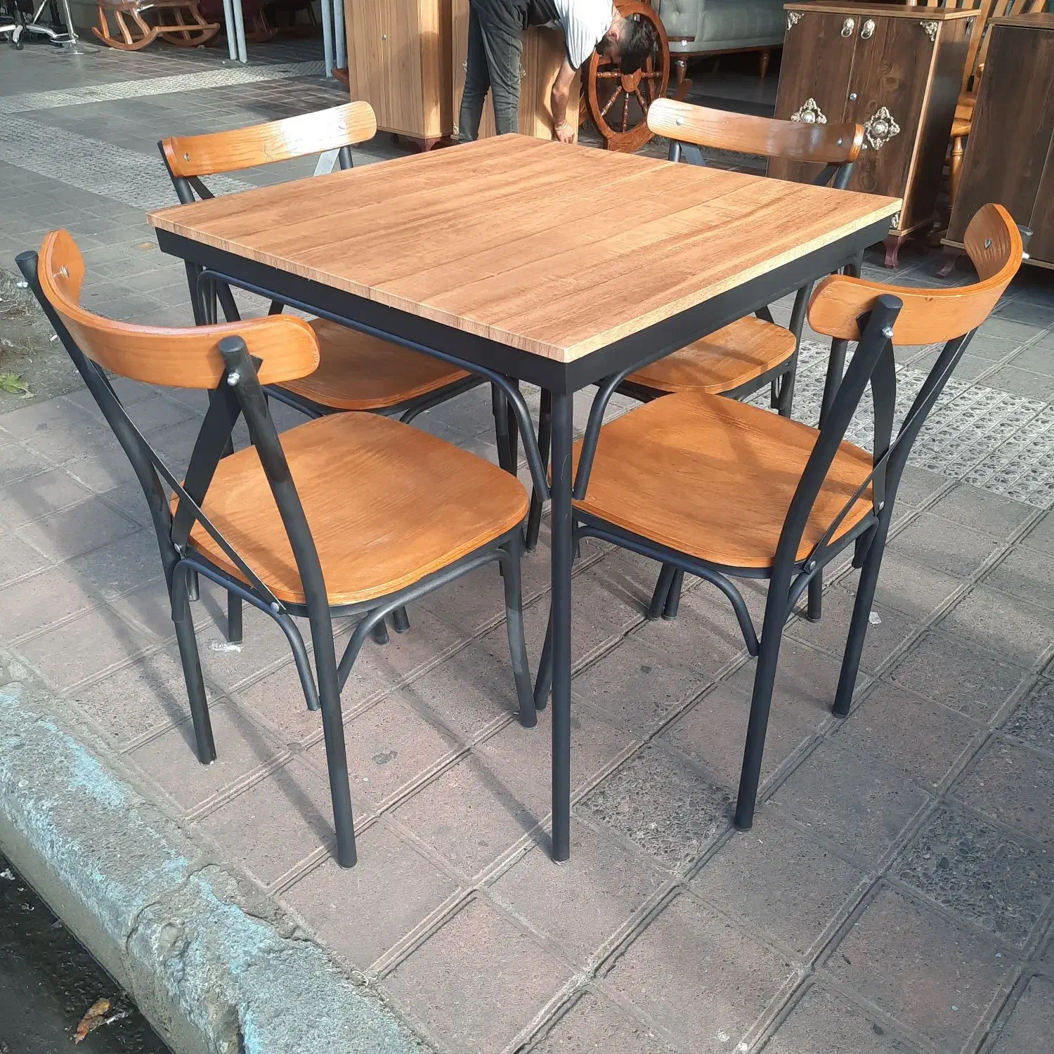 صندلی نهار خوری پشت کمری۴نفره|میز و صندلی غذاخوری|رشت, آزادگان|دیوار