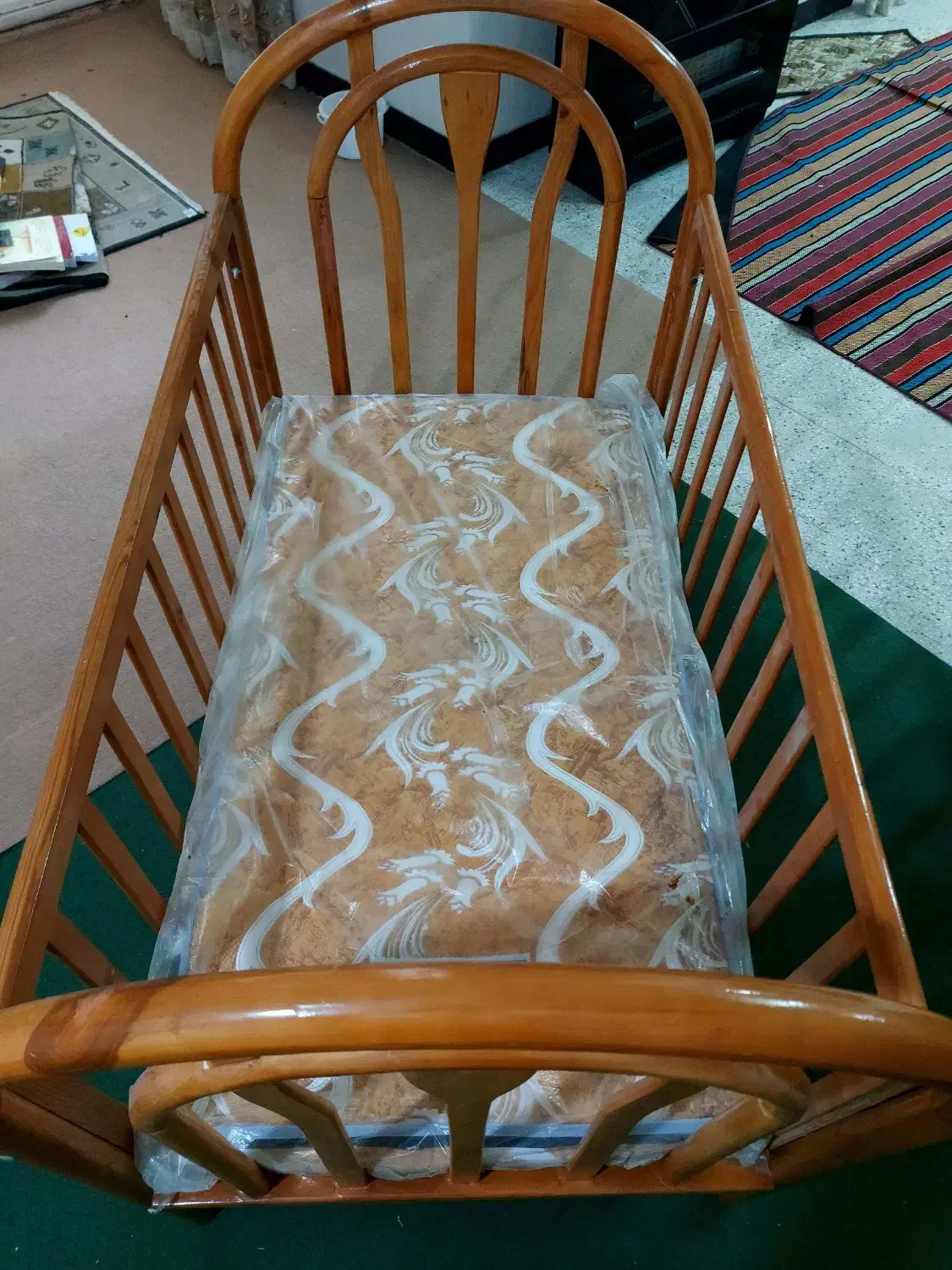 تخت خواب نوزاد|تخت و صندلی بچه|بهبهان, |دیوار