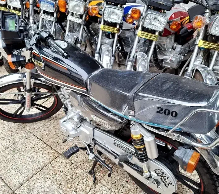 کبیر ۱۴۰۳ تمیز|موتورسیکلت|کنگاور, |دیوار