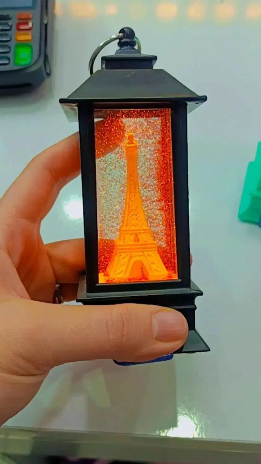 آباژور کوچیک کنار تختی|چراغ خواب و آباژور|شاهین‌شهر, گزبرخوار|دیوار