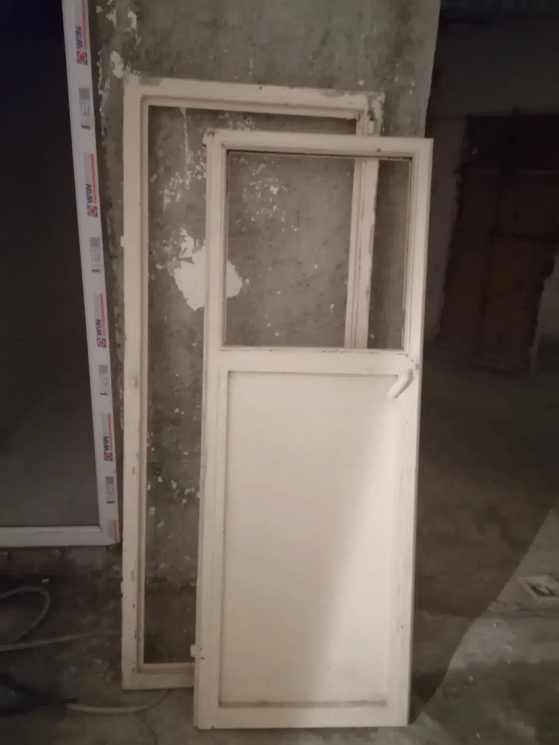 درب حمام و دستشویی وکابل|حراج|کرمانشاه, |دیوار