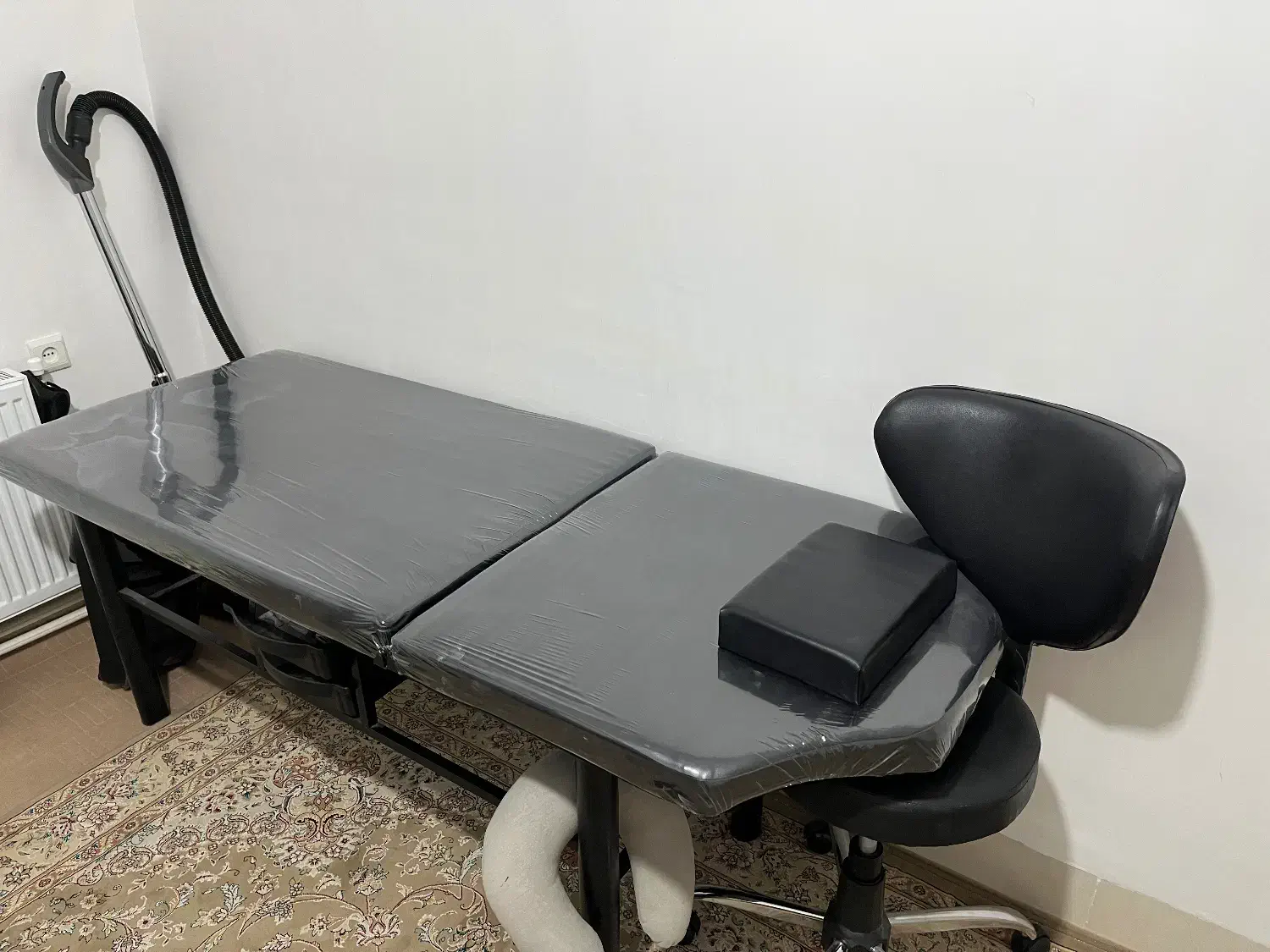 تخت مژه ، اپیلاسیون ، کاشت مو ( چند منظوره)|آرایشگاه و سالنهای زیبایی|سردشت, |دیوار