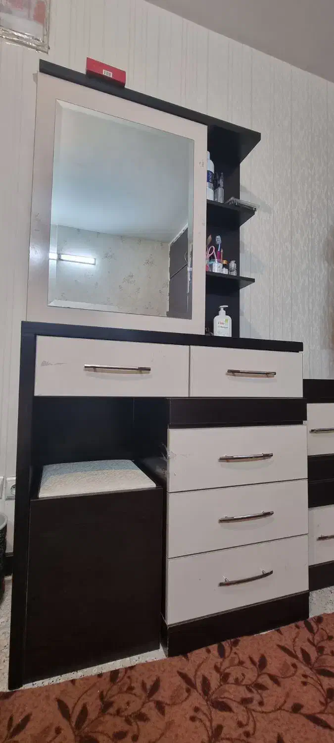 فروش تخت خواب، کمد آرایشی و تشک|تخت و سرویس خواب|شیراز, کیان شهر|دیوار