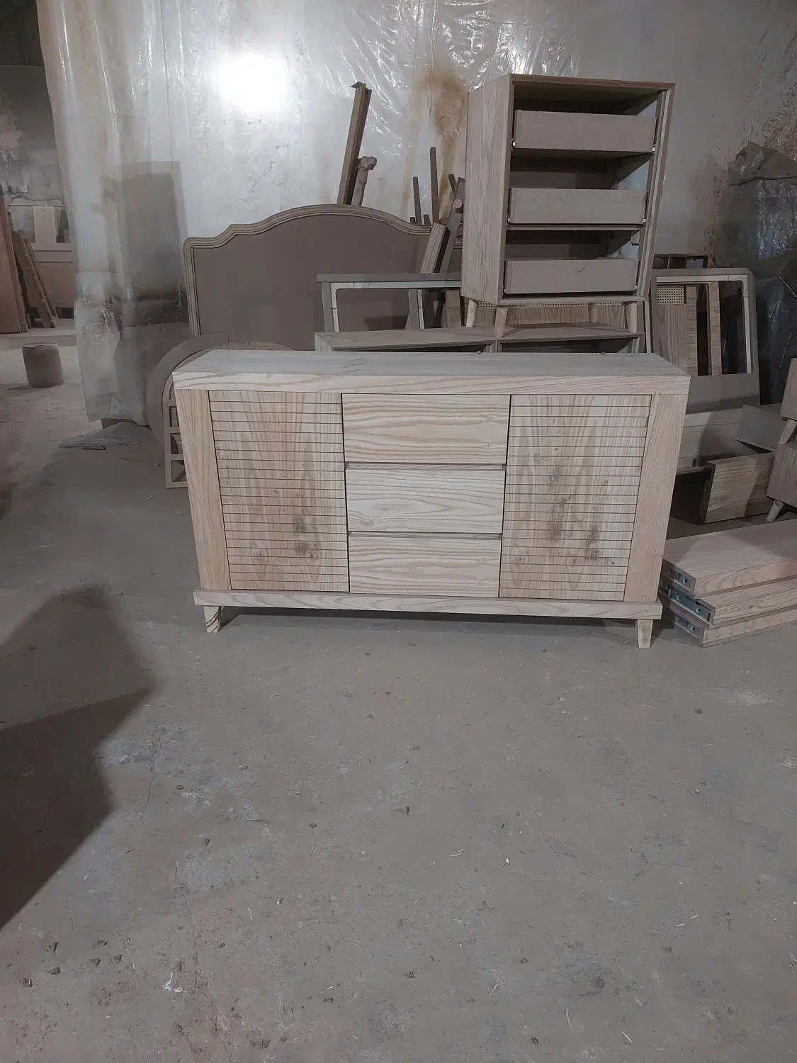 نیروی نجار مونتاژ کار سرویس خواب با حقوق عالی|استخدام صنعتی، فنی، مهندسی|چهاردانگه (تهران), |دیوار