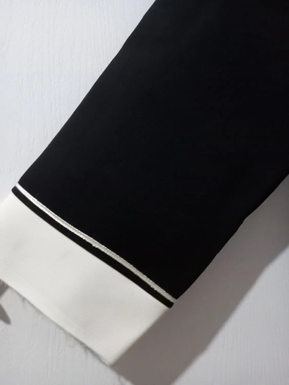 تعدادی لباس|لباس|کرمانشاه, |دیوار