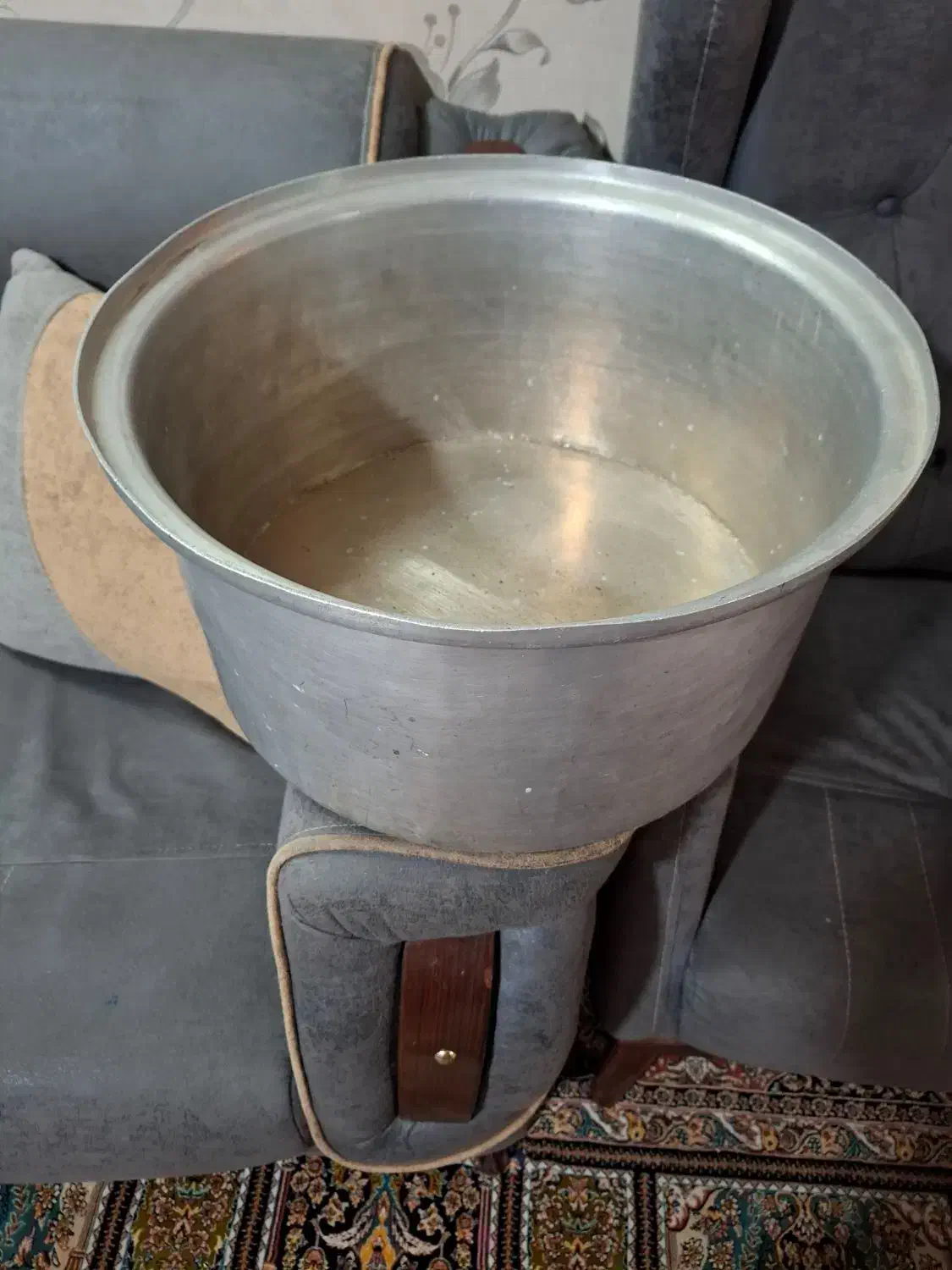 قابلمه روحی|ظروف پختوپز|فردیس, فردیس|دیوار