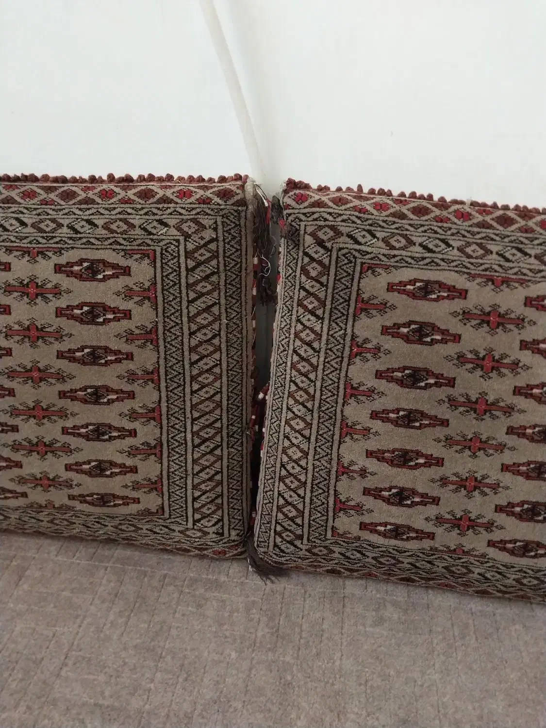 پشتی در حد نو|پشتی|مرزن‌آباد, |دیوار