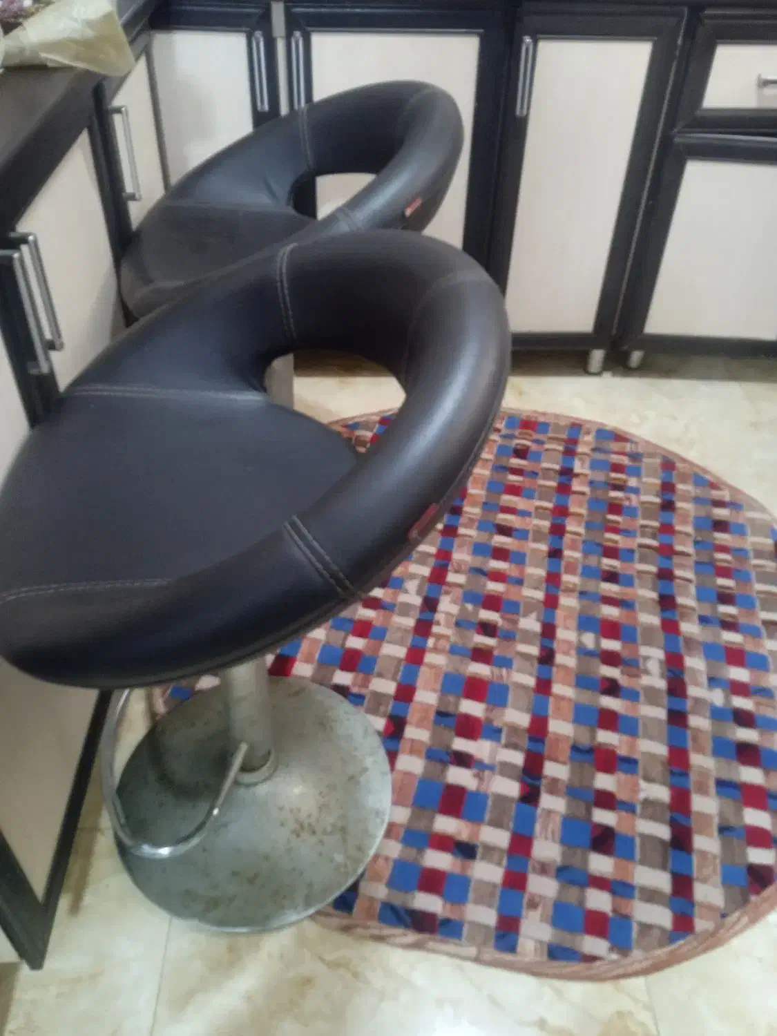 صندلی جکدار۲عدد|صندلی و نیمکت|آستانه اشرفیه, |دیوار