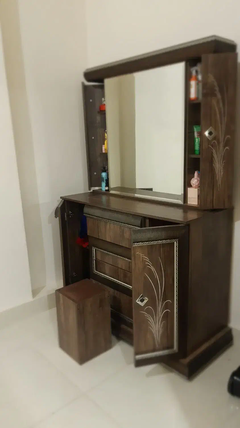 آینه دراور|آینه|تربت‌حیدریه, باغ سلطانی|دیوار