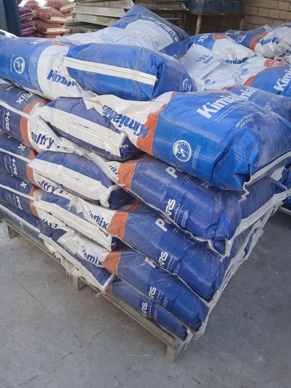 فروش کنسانتره و مکمل مرغ گوشتی و تخمگذار|عمدهفروشی|ایرانشهر, |دیوار