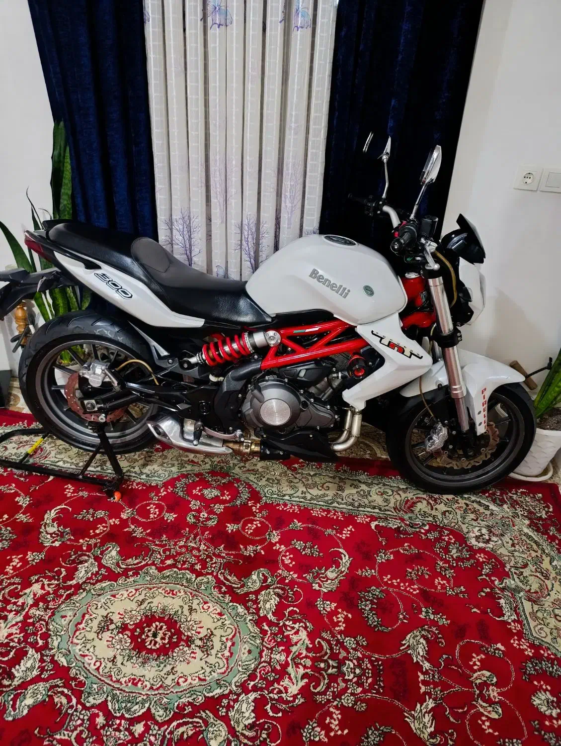 بنلی 300|موتورسیکلت|رشت, گیل|دیوار