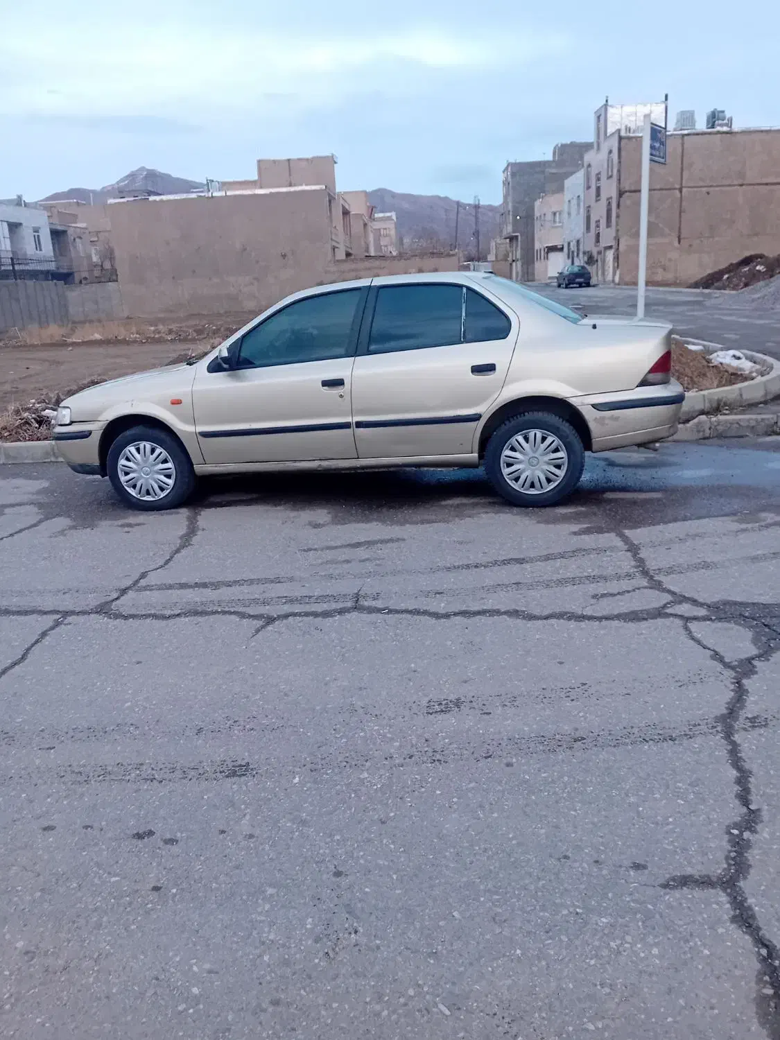 سمنددرجه‌یک‌‌کم‌کار|خودرو سواری و وانت|ملایر, |دیوار