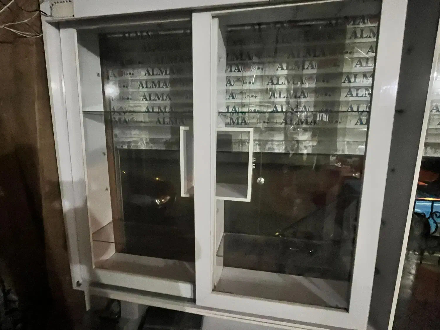 ویترین شیشه ای و چوبی|بوفه، ویترین، کنسول|پردیس, فاز ۴|دیوار