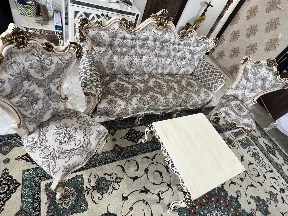 مبل سلطنتی ۹ نفره|مبلمان خانگی و میز عسلی|رشت, خرسندی|دیوار