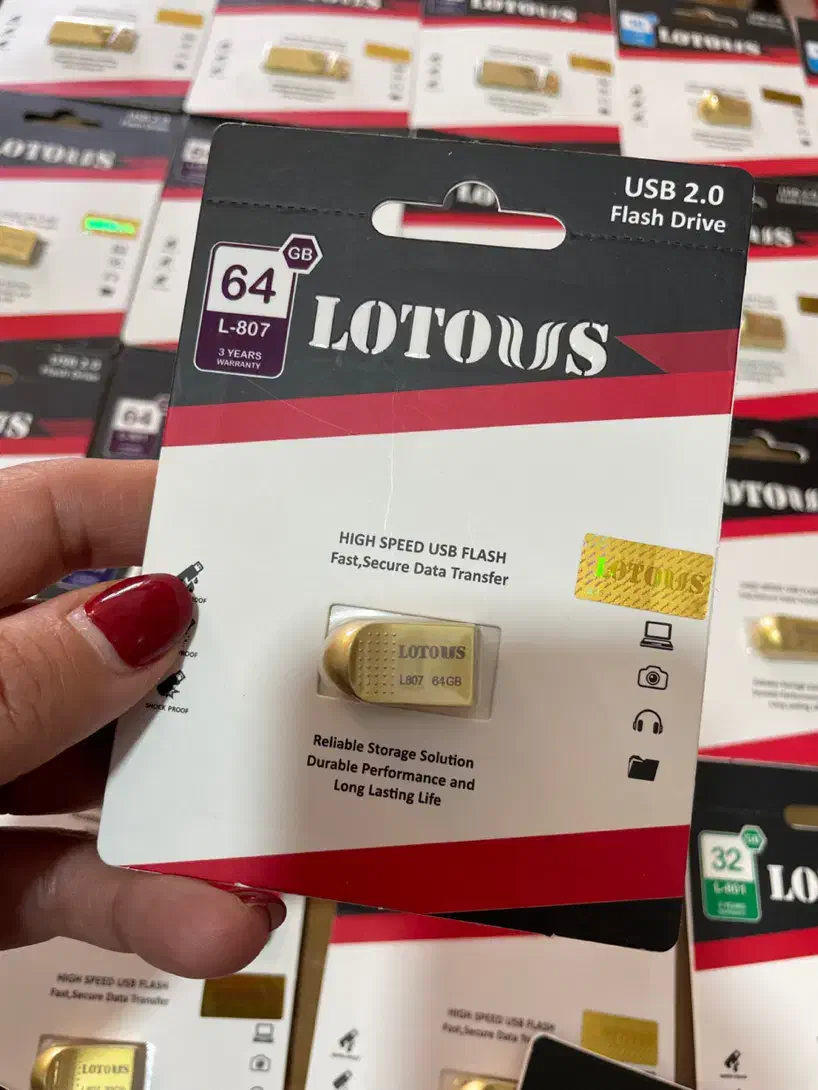 فلش تایوانی ۱۶ ، ۳۲ ، ۶۴ گیگابایت گارانتی مادام|لوازم جانبی موبایل و تبلت|ملایر, |دیوار