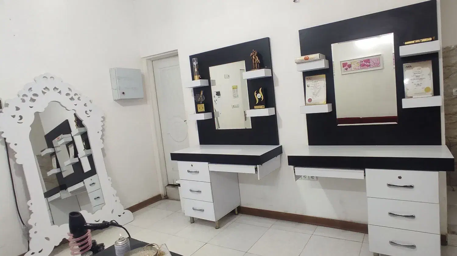 تجهیزات سالن آرایشی|آرایشگاه و سالنهای زیبایی|املش, |دیوار