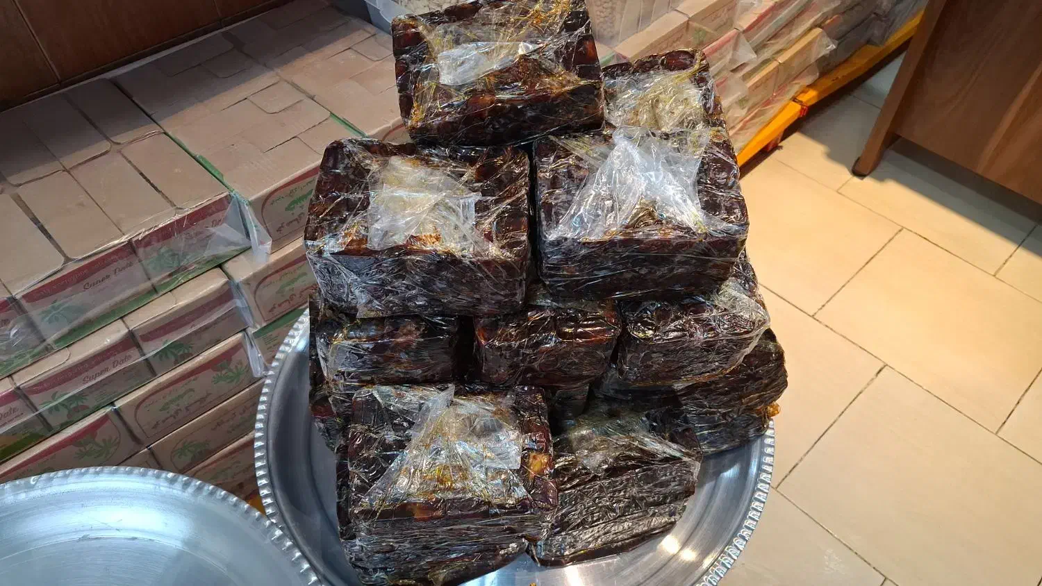 خرما خشت|خوردنی و آشامیدنی|رشت, باهنر|دیوار