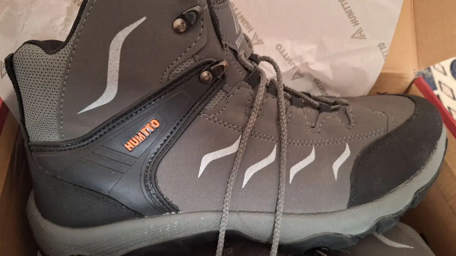 کفش  هامتو|کیف، کفش، کمربند|اندیشه, اندیشه فاز ۱|دیوار