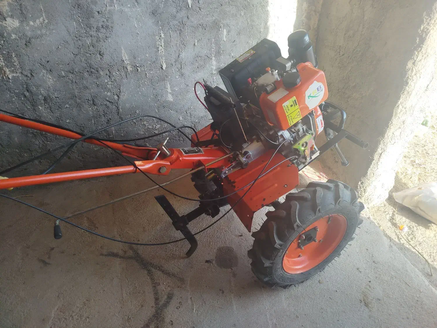 تیلر 7/5در حد خشک|ماشین‌آلات صنعتی|قائن, |دیوار