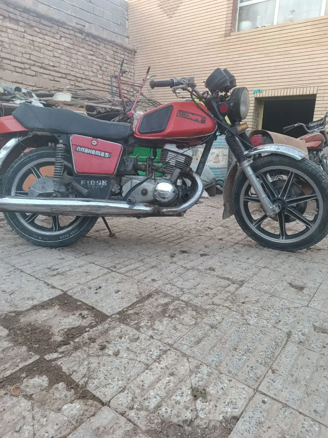 ایژ 2002|موتورسیکلت|بن, |دیوار