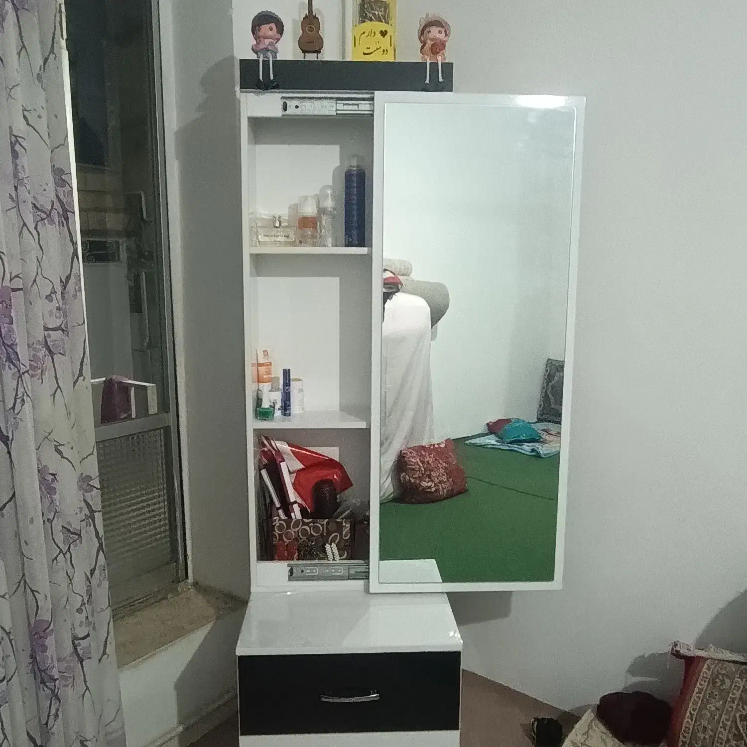 میز ارایش و اینه ایستاده|مبلمان خانگی و میز عسلی|میانه, |دیوار