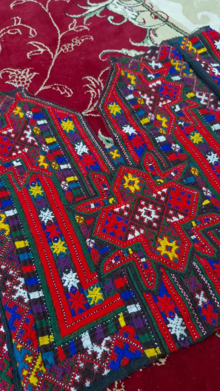بدن زیبا|لباس|سراوان, |دیوار