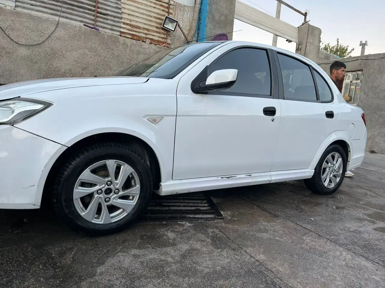 ساینا ۹۶ بی رنگ|خودرو سواری و وانت|اندیشه, اندیشه فاز ۱|دیوار