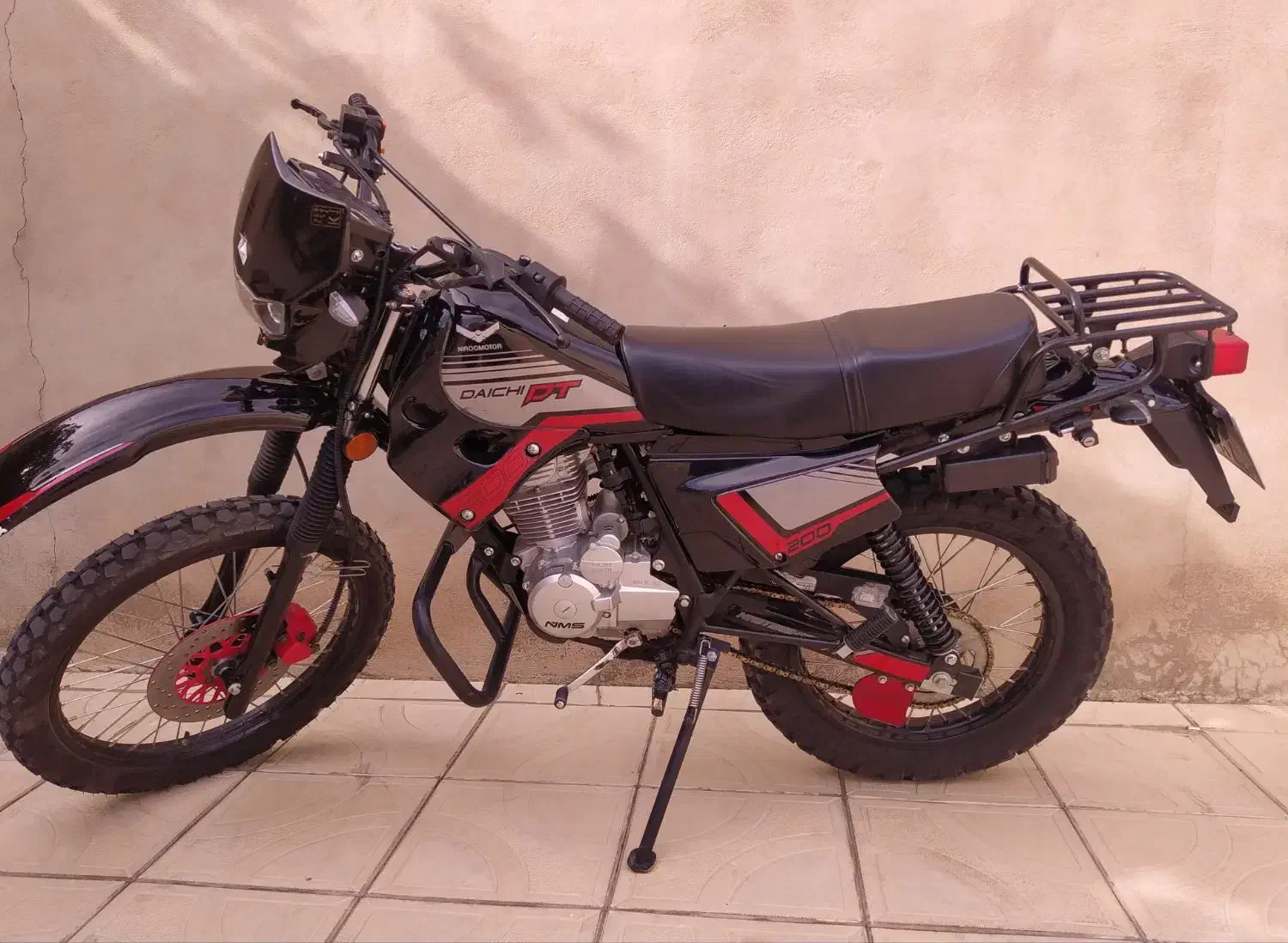 دایچی dt|موتورسیکلت|ایلخچی, |دیوار