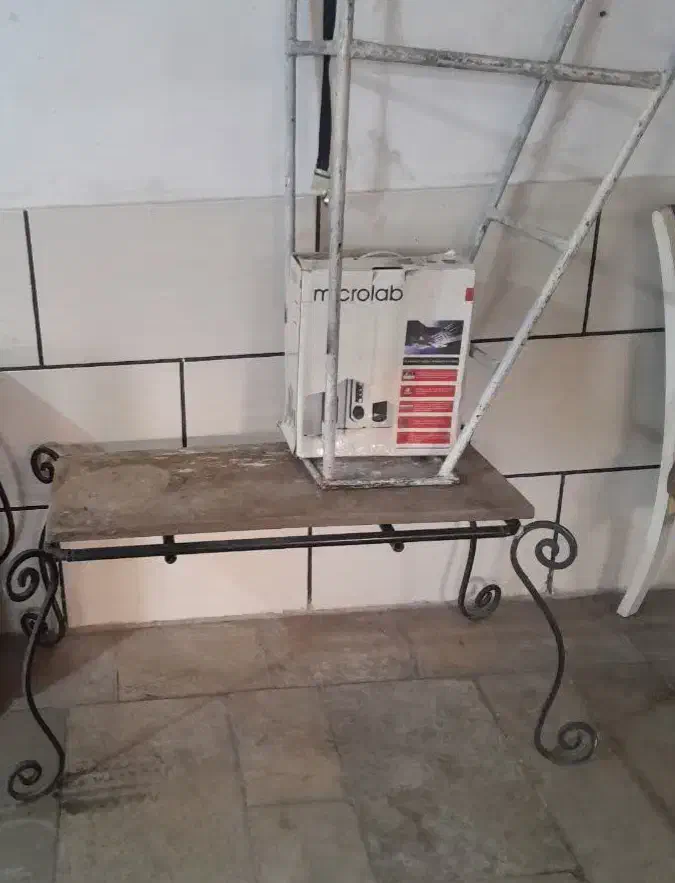 چهارپایه|صندلی و نیمکت|بروجرد, |دیوار