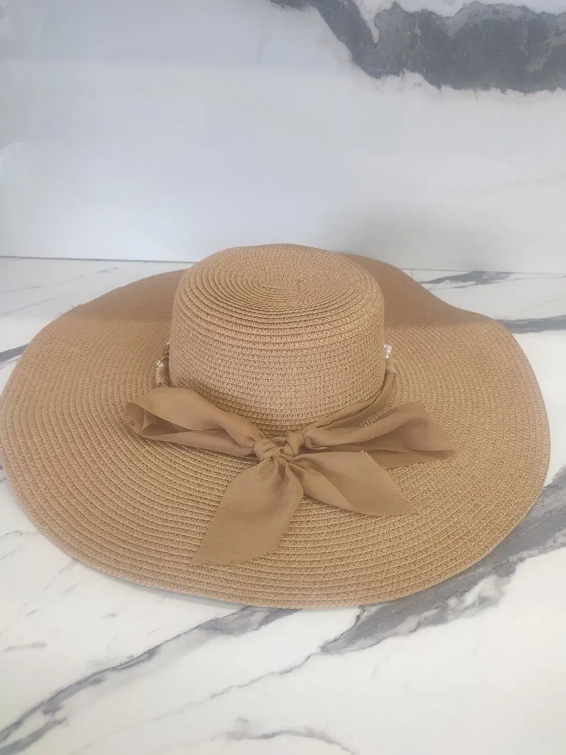 کلاه لبه دار|لباس|همدان, |دیوار