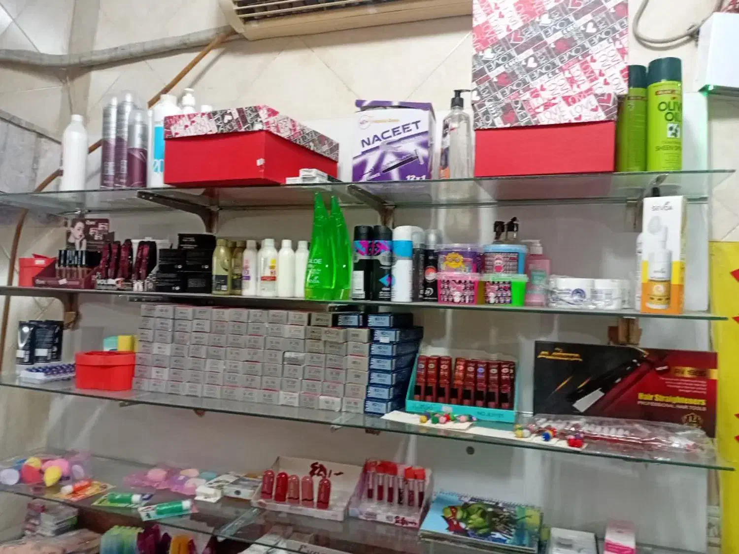 دکور شیشه ای|فروشگاه و مغازه|قم, کیوانفر|دیوار