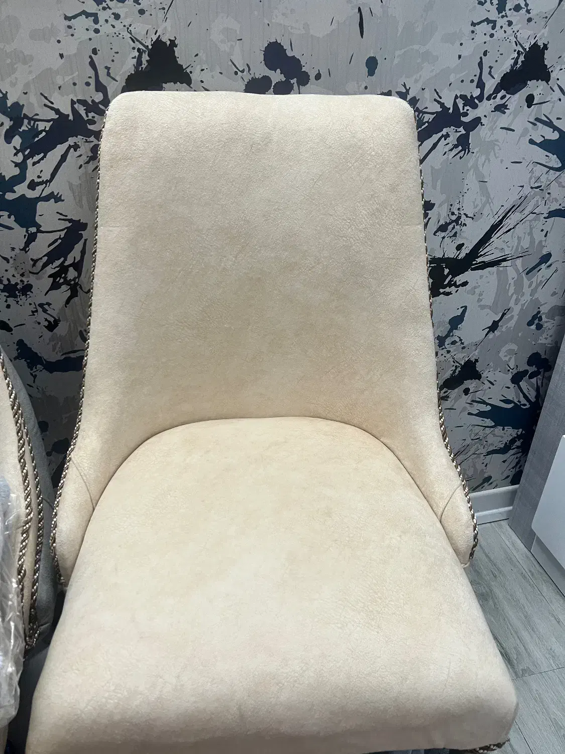 صندلی|میز و صندلی غذاخوری|اصفهان, جاوان|دیوار