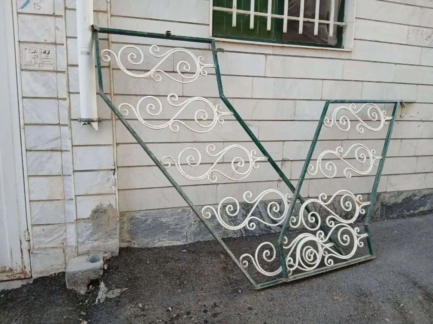 فروش درب منزل با قیمتی مناسب|مصالح و تجهیزات ساختمان|بروجرد, |دیوار