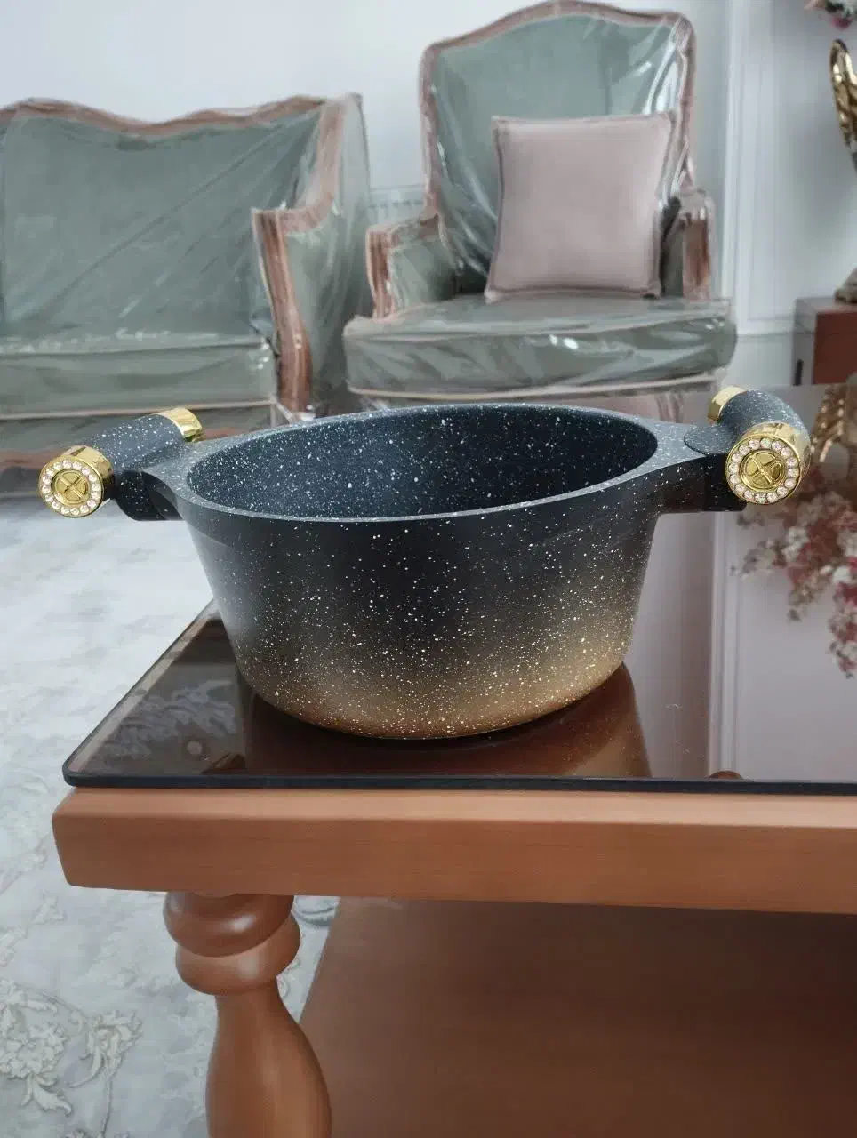 قابلمه چودن|ظروف پخت‌وپز|اردبیل, |دیوار