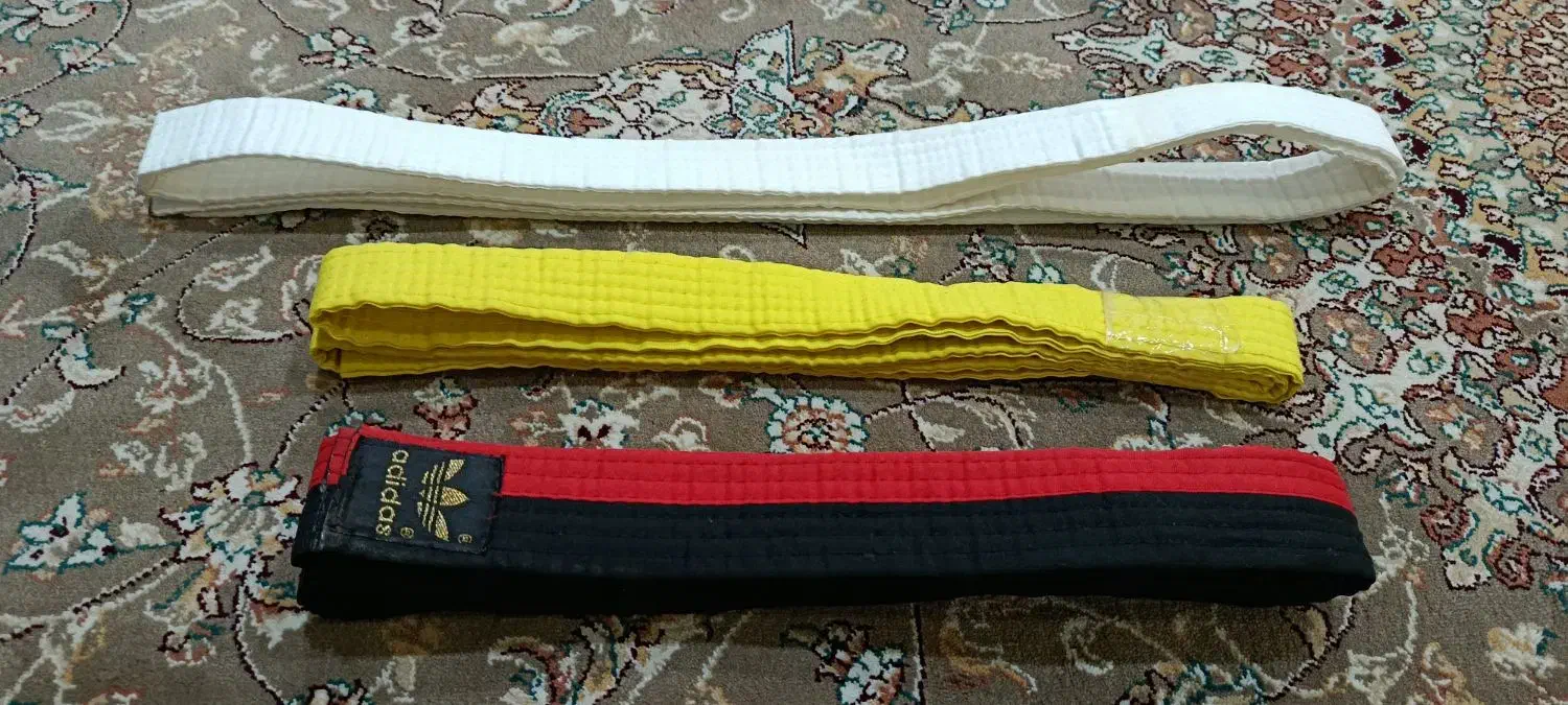 کمربند تکواندو سفید زرد و قرمز مشکی|کیف، کفش، کمربند|محمدشهر, محمدشهر|دیوار