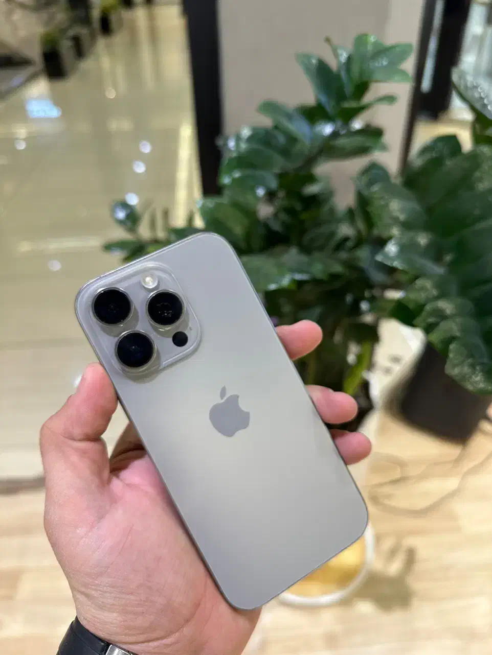 Iphone 16 pro 256 zaa battri 93 با ریجستر|موبایل|تهران, فرمانیه|دیوار