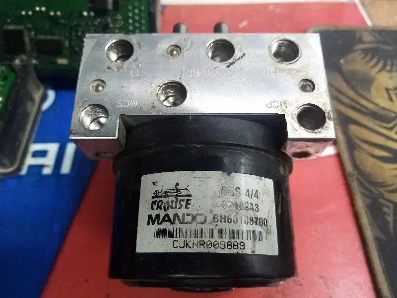 تعمیرات بلوک ای بی اس(abs) وترمز خودرو|خدمات موتور و ماشین|نجفآباد, ویلاشهر|دیوار